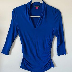 Vince Camuto V neck top, side ruching, Blue XS